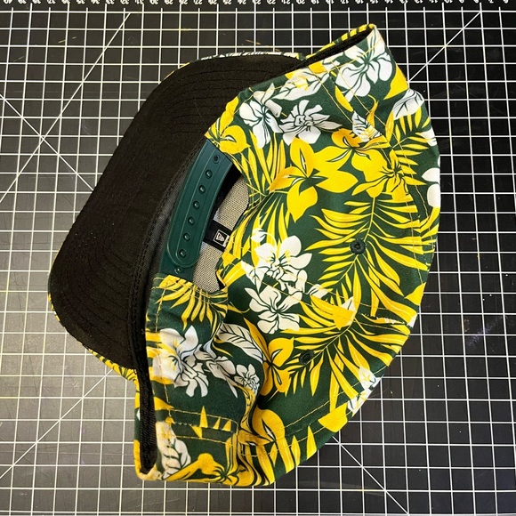 Oregon Ducks 🟢🟡 New Era SnapBack Hat Floral Hawaii Beach Print 🔥 - Picture 3 of 8